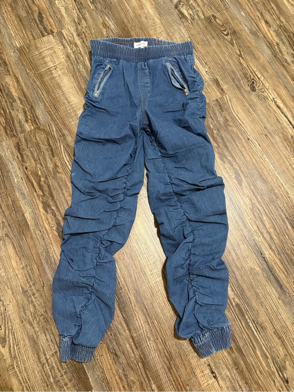 Almost Famous Women’s Jean Leggings $13.00 Size Small